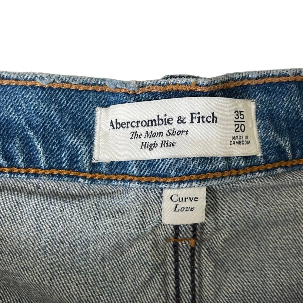 Abercrombie & Fitch Women’s The Mom Short High Rise Denim Size 35/20